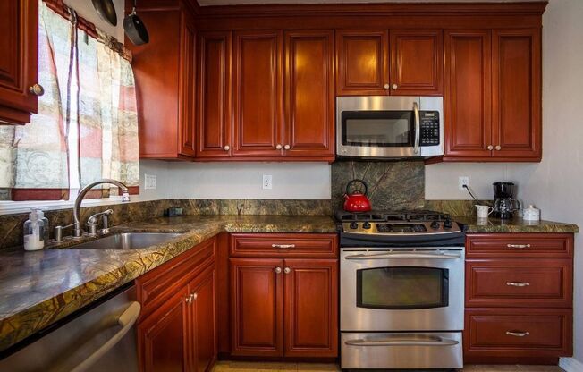 Amazing 3 Bedroom 1 Bathroom House High off street with Incredible views.