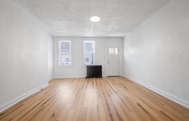 2 beds, 2 baths, $1,350, Unit 222 8th Street