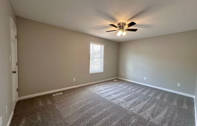 2 beds, 1.5 baths, $1,495, Unit 4513-1 McCloud