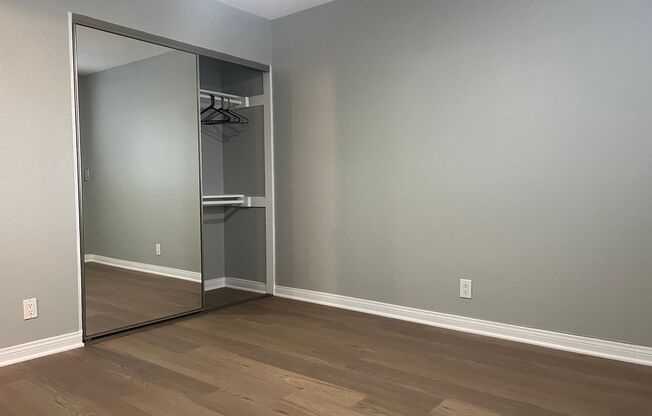 2 beds, 1 bath, 850 sqft, $2,575, Unit 801E