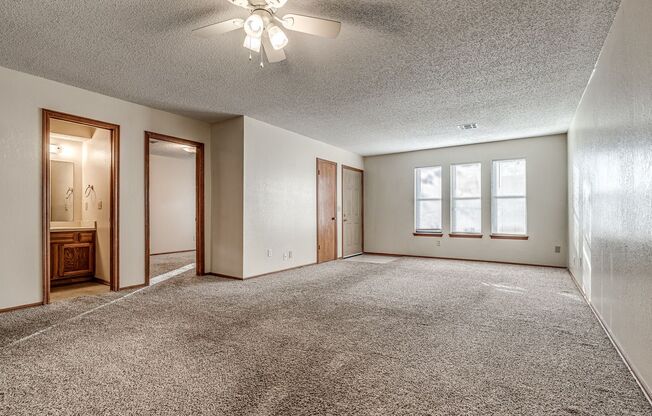 Charming 2 bed 2 bath duplex in Norman