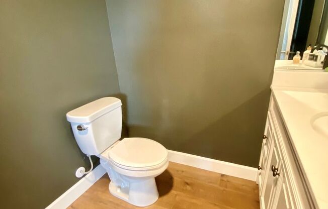 Studio, 1 bath, 292 sqft, $899, Unit COMM OFC #A