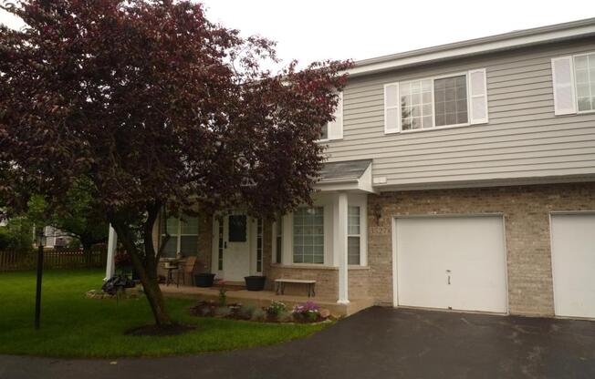 3527 FRONTENAC CT