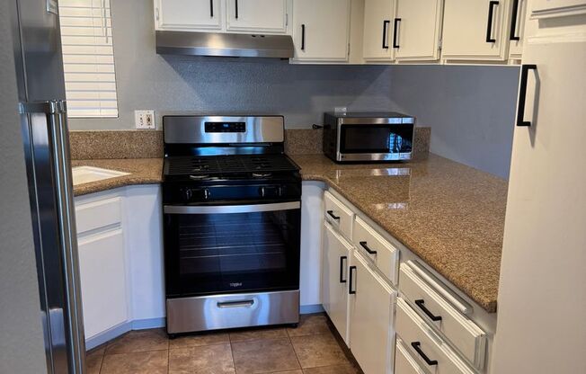 Move in Special: 2 Weeks Free! Great 2 Bedroom 2 bath - Villamira  Community, Laguna Niguel-In Unit Laundry Included