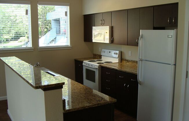 1 bed, 1 bath, 676 sqft, $1,540, Unit 1-215