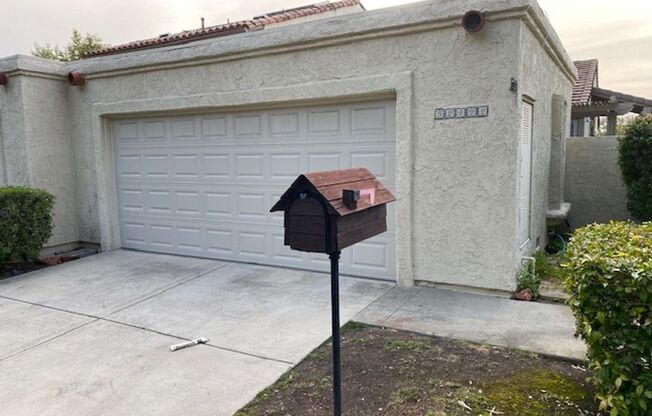 Captain’s Hill: 2 Bedroom 2 Bath Single Level Courtyard Home,
