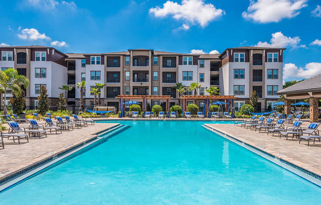 Saltwater Beach Entry Pool at The Oasis at Crosstown, Florida