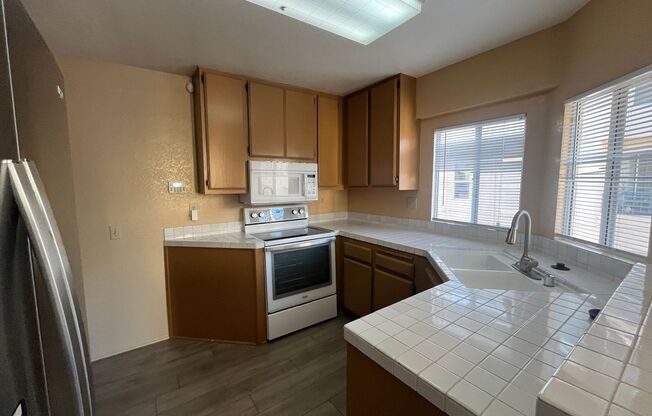 2 beds, 2.5 baths, $3,300, Unit Unit 106