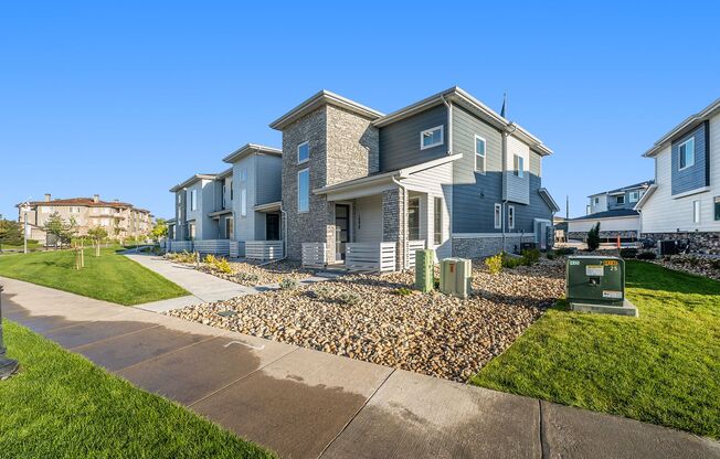 Beautifully Finished Townhome in Parker!