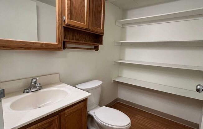 1 bed, 1.5 baths, 850 sqft, $1,295, Unit 141W