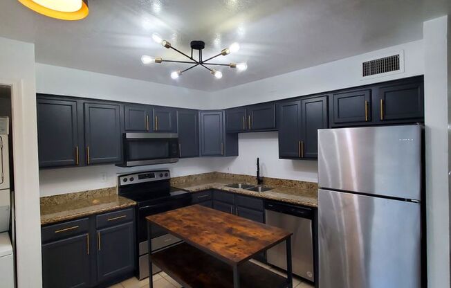 2 beds, 1 bath, 850 sqft, $1,395, Unit 114