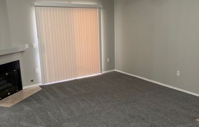 2 beds, 2 baths, $1,400, Unit Unit 2127, Bldg 32
