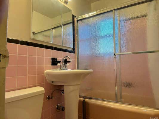 2 beds, 1 bath, 950 sqft, $2,500, Unit 1F