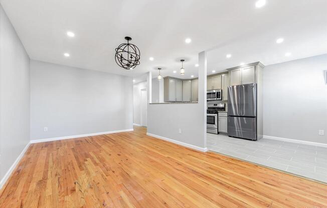 638 E 84 ST