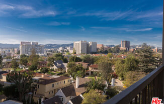 1 bed, 2 baths, 860 sqft, $3,100, Unit 905