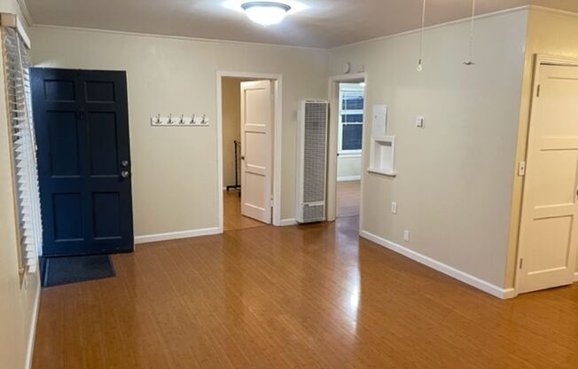 2 beds, 1 bath, $3,000