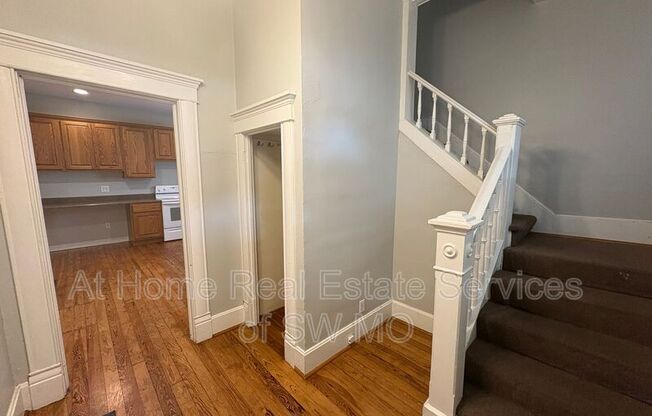 752 S MAIN