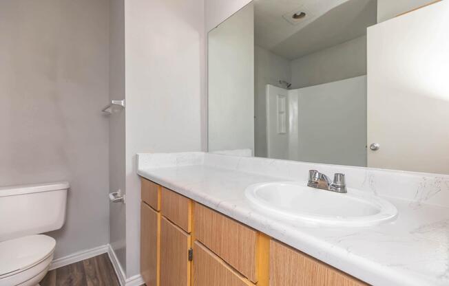 2 beds, 2 baths, 810 sqft, $1,230