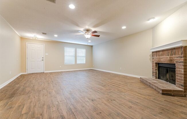 Gorgeous 3 Bedrooms House for rent in Keller!!!