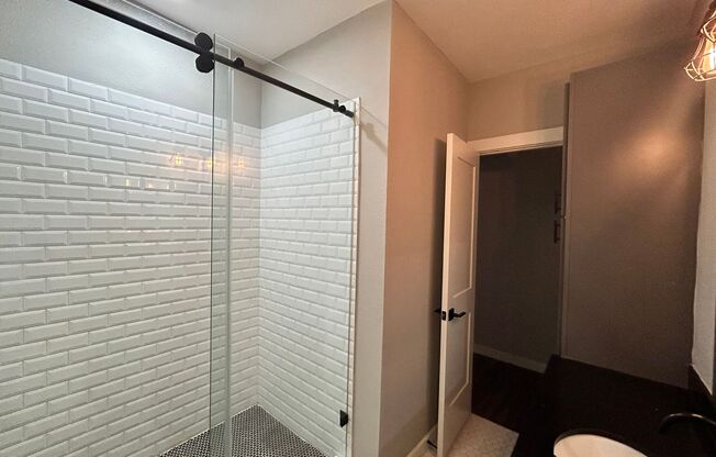 2 beds, 1 bath, 950 sqft, $1,495, Unit 207