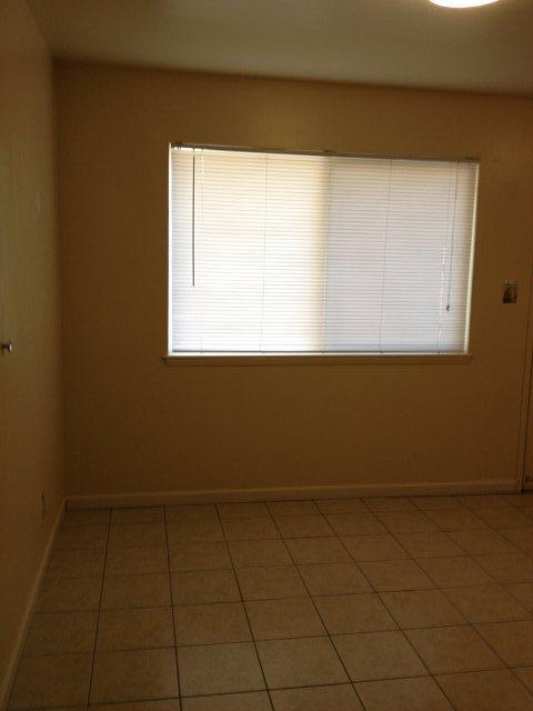 2 beds, 1 bath, $2,100