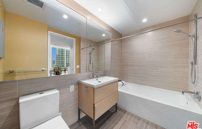 2 beds, 2 baths, 1,311 sqft, $4,995, Unit 1906