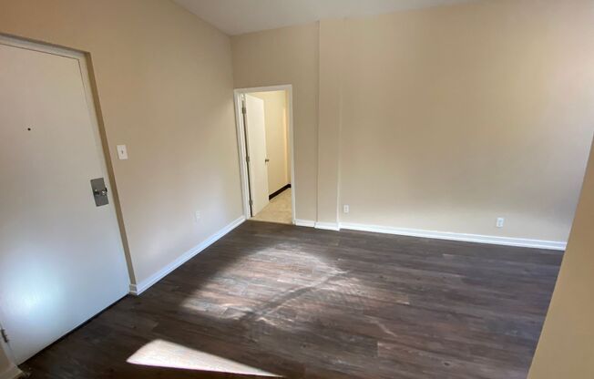 2 beds, 1.5 baths, $1,995, Unit 114