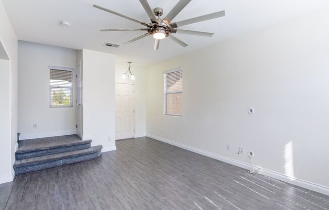 A MUST SEE 3BD/2.5BA SINGLE FAMILY HOME!