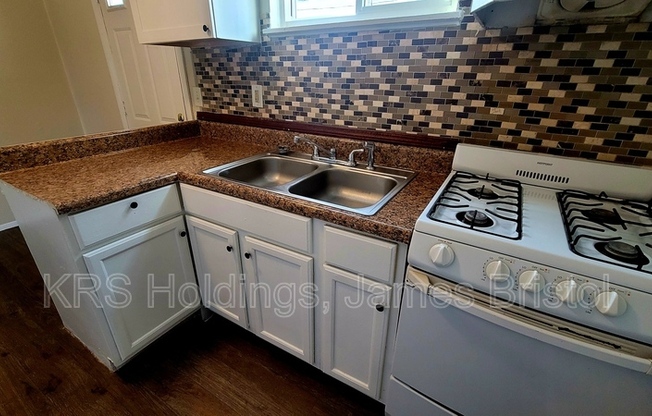 2219 WILLIAMSBURG RD