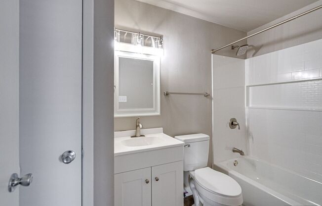 1 bed, 1 bath, 582 sqft, $949, Unit 2251-04