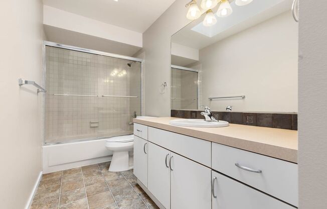 4 beds, 3.5 baths, $5,695