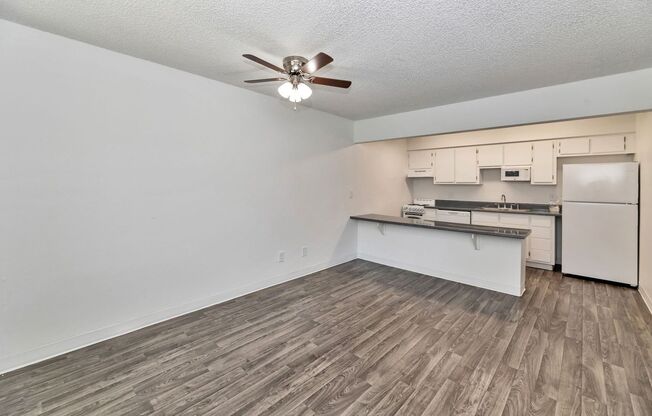 1 bed, 1 bath, 560 sqft, $1,299, Unit 2111