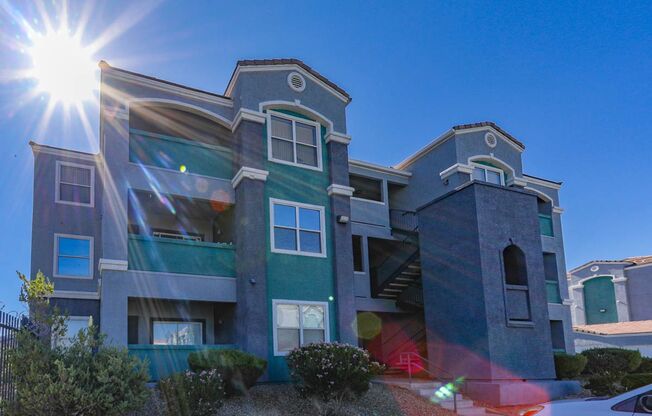 2 Suite 1st Floor Condo In Gated Northwest Community