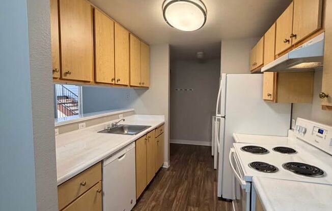 1 bed, 1 bath, $1,325, Unit 53