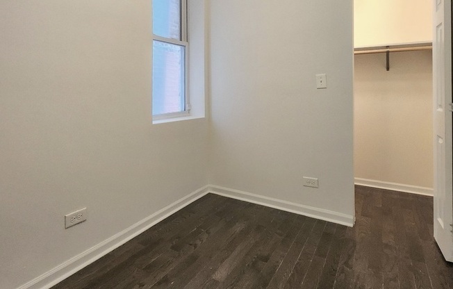 1941 West 21st Place