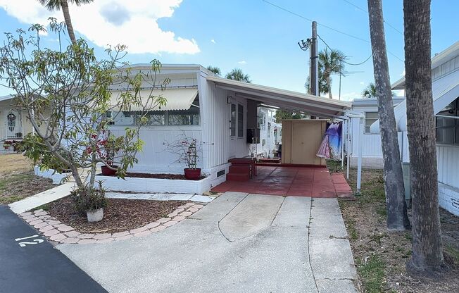 Beautiful 1 bedroom 1 bath Manufactured home for rent in Regency Cove, a 55+ gated community.
