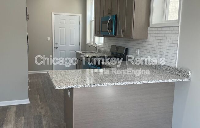 2822 W 25 ST