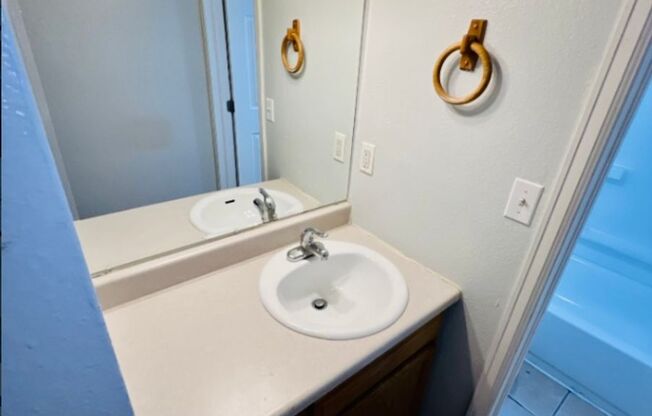 Studio Apartment in Denver - Ground Level - Move-In Special