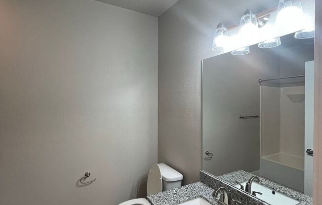 Studio, 1 bath, 475 sqft, $1,300