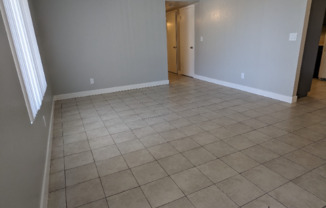 815 N PEACH