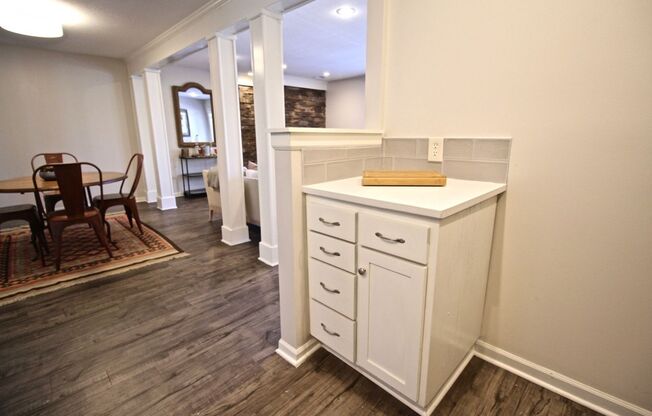 3 beds, 2 baths, 1,304 sqft, $1,995, Unit 201