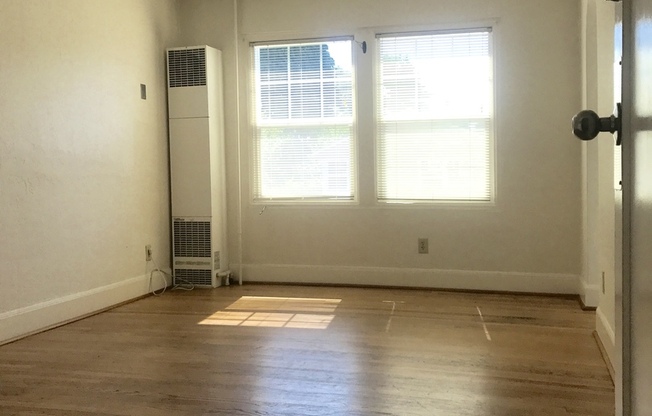 N0108 - Laurelview Apartments