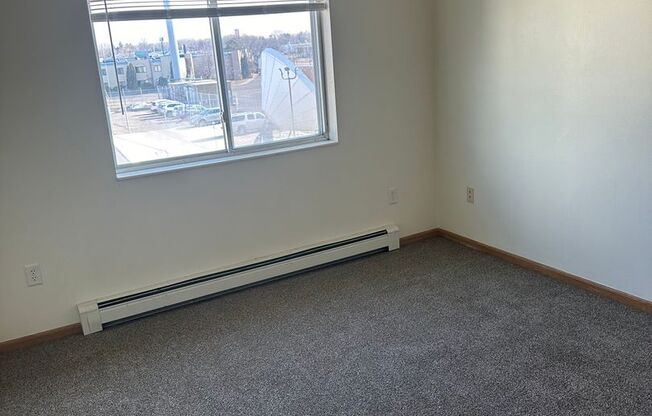 2 beds, 1 bath, 1,000 sqft, $950, Unit 205