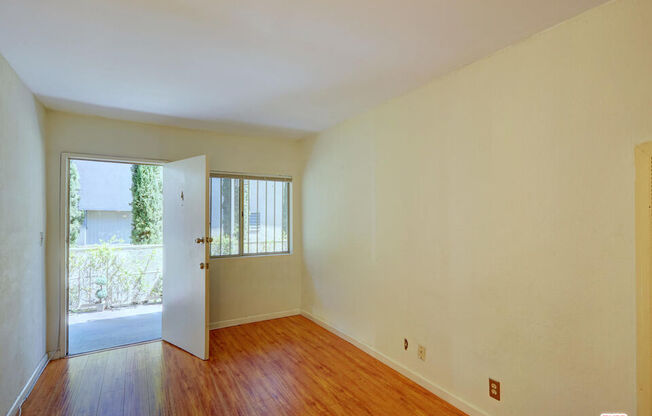 Studio, 1 bath, $1,599, Unit 10