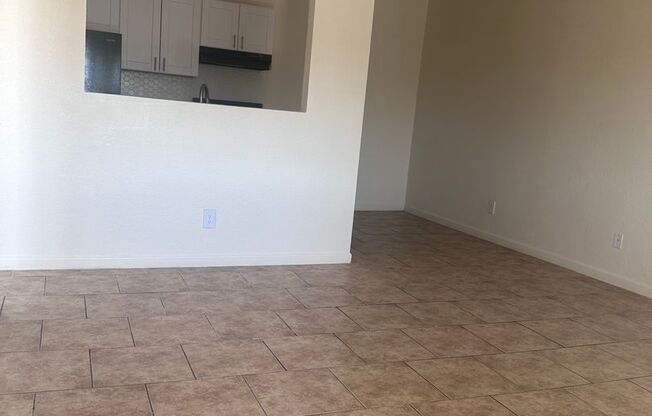 1 bed, 1 bath, 580 sqft, $850, Unit 2142