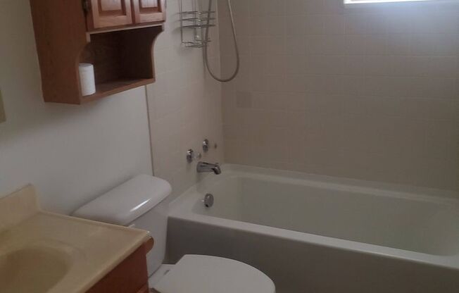 2 beds, 1 bath, $850