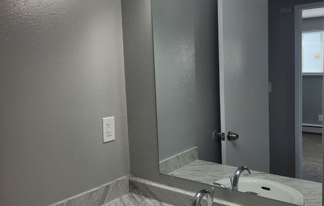 2 beds, 1 bath, 867 sqft, $1,255, Unit 601 K102