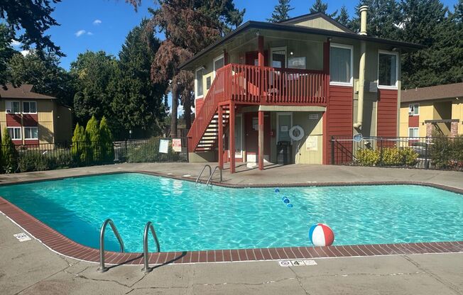 2 beds, 1 bath, 915 sqft, $1,575, Unit 68