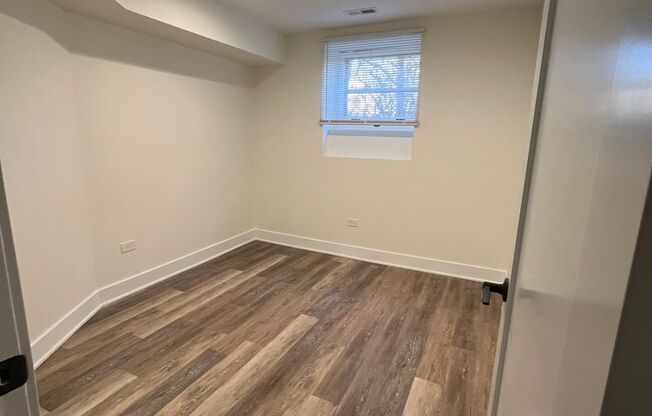 4 beds, 2 baths, $3,800, Unit 126-1
