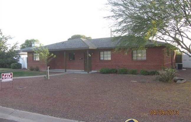 3bedroom 2 bath home in North Phoenix